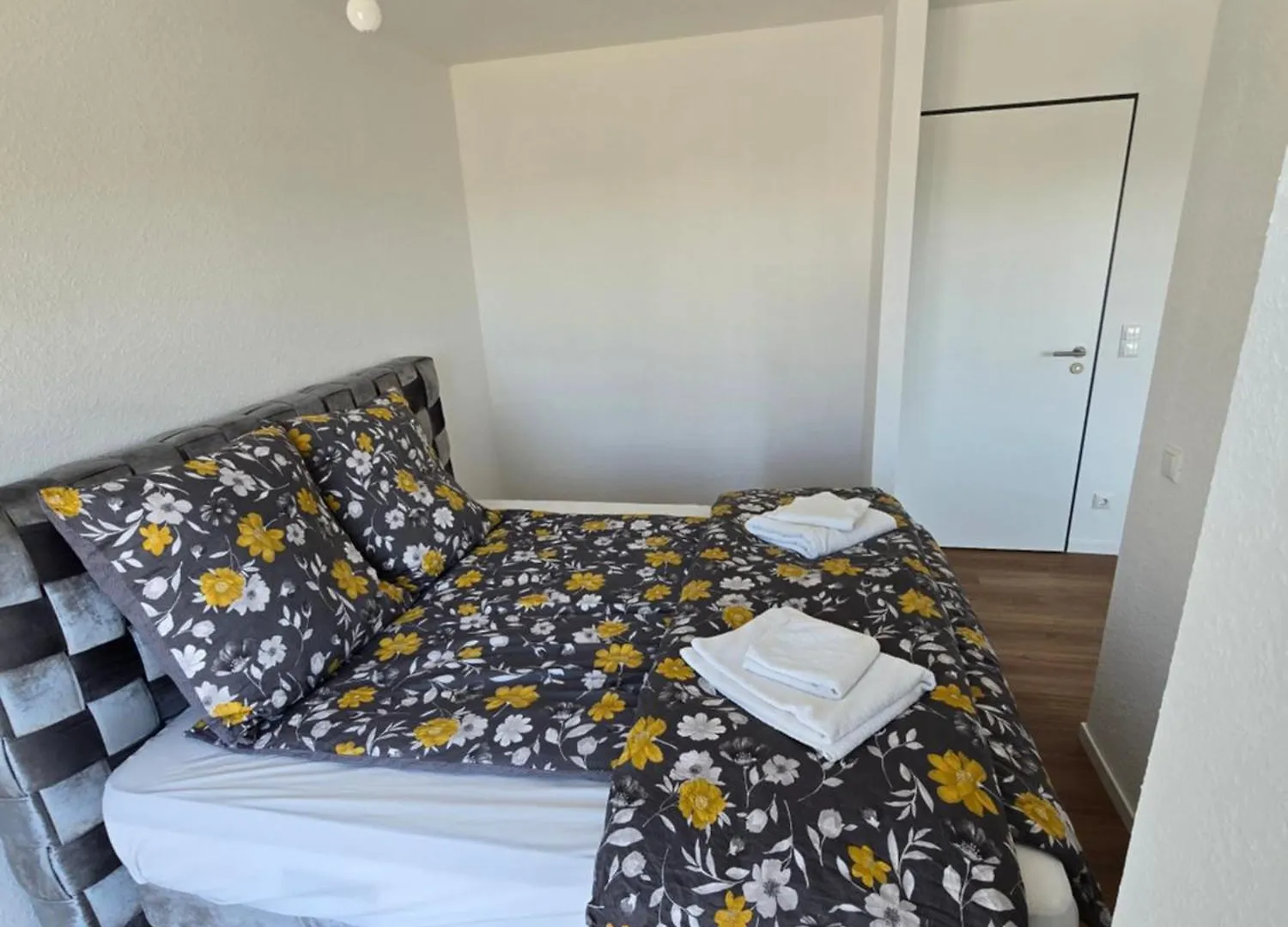 Stilvolle Neubauwohnung Mit Balkon&Wlan Ганновер